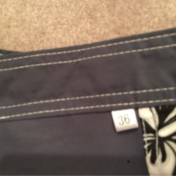 NWOT Men's Gray Swim Trunks Shorts~ 36 - Picture 4 of 4